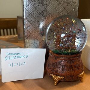 Taylor Swift The Eras Tour Acoustic Set - Snow Globe